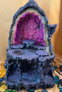 Puckator Crystal Cave LED Dragon Figure Display Stand