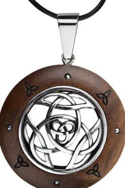 Echt etNox Celtic Knot Pendant