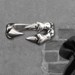 Echt etNox Claw Ring