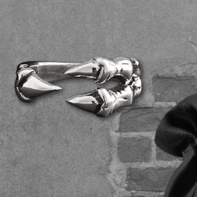 Echt etNox Claw Ring