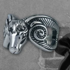 Echt etNox Rams Head Ring