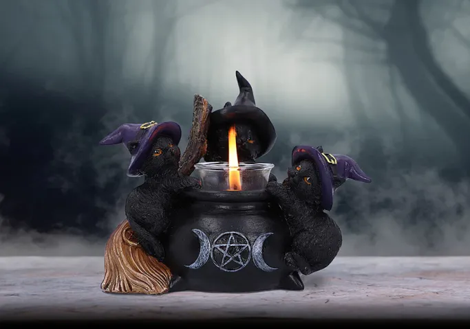 Nemesis Now Familiar Cauldron Witches Cat Candle Holder