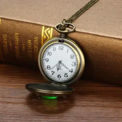 Pocketwatches Steampunk Pocket Watch with green Cabochon